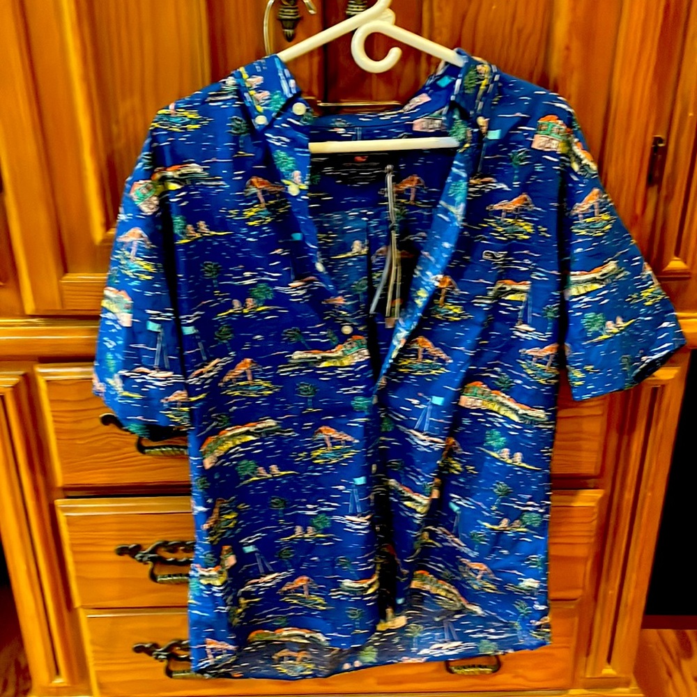 Brand New Vinyard Vines button down shirt